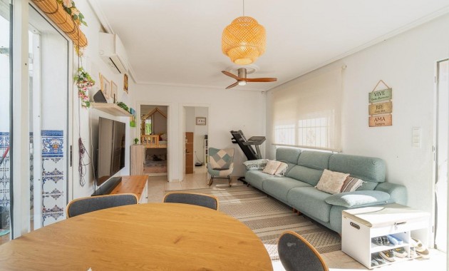 Resale - Villa -
Orihuela Costa - Punta Prima