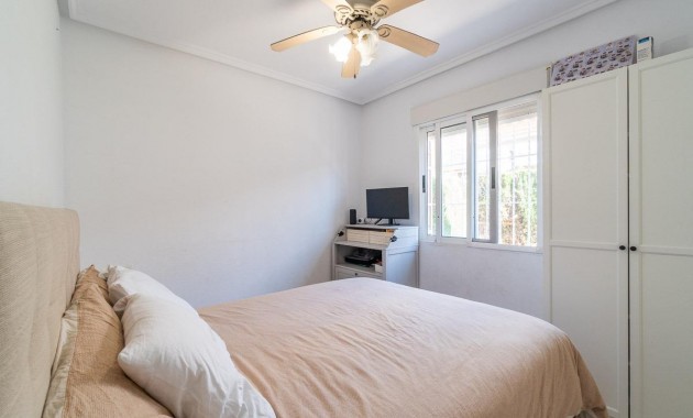 Resale - Villa -
Orihuela Costa - Punta Prima