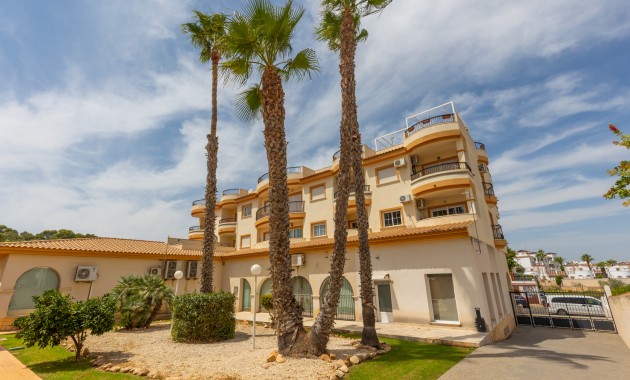Sale - Apartment -
Orihuela - Villamartin