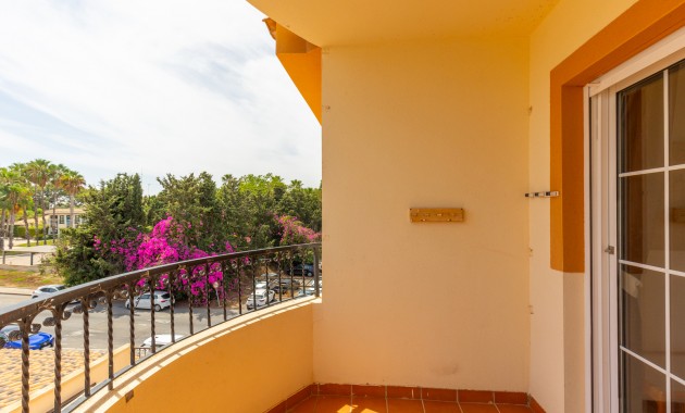 Sale - Apartment -
Orihuela - Villamartin