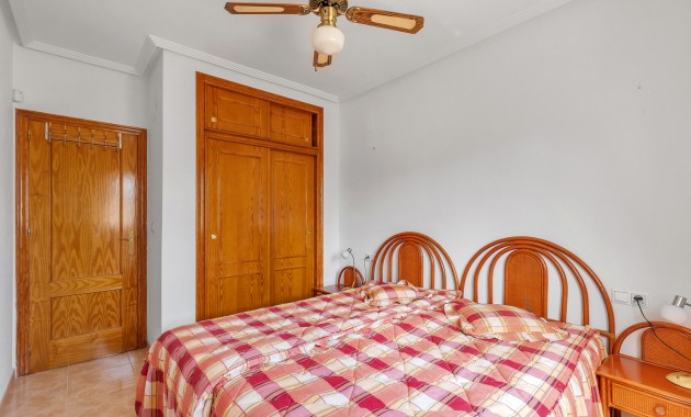 Sale - Apartment -
Orihuela - Villamartin