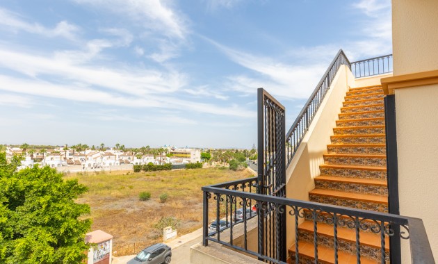 Sale - Apartment -
Orihuela - Villamartin