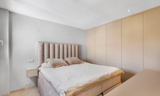 Sale - Apartment -
Torrevieja - Punta prima