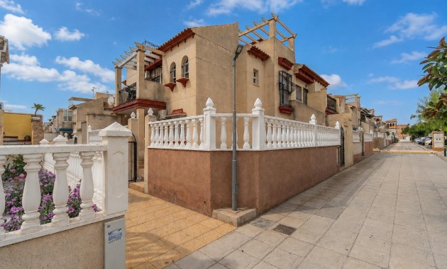 Alquiler a largo plazo - Apartamento -
Orihuela Costa - Playa Flamenca