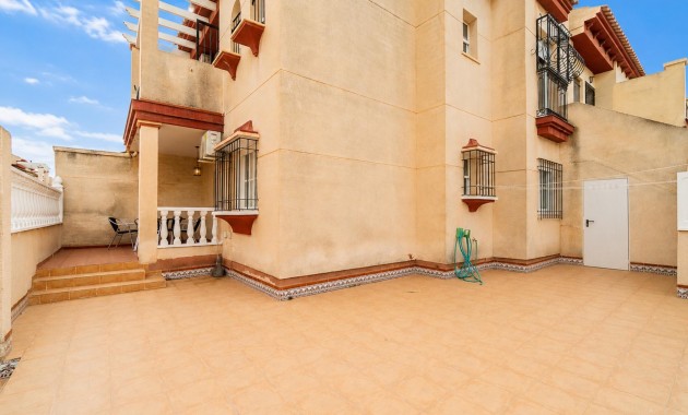 Alquiler a largo plazo - Apartamento -
Orihuela Costa - Playa Flamenca