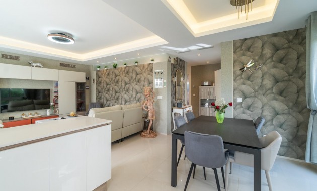 Sale - Ground Floor -
Rojales - Centro de la Ciudad Quesada