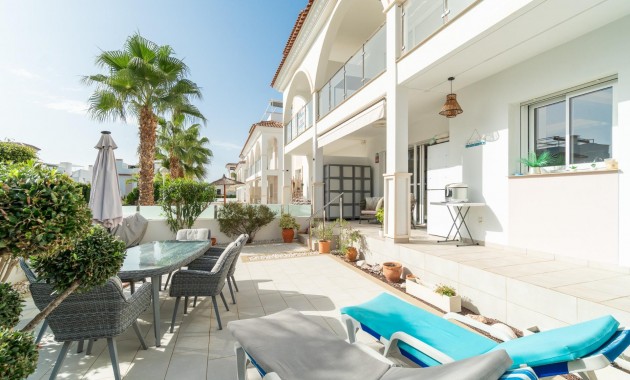 Sale - Ground Floor -
Rojales - Centro de la Ciudad Quesada