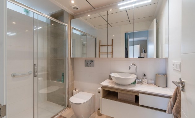 Sale - Ground Floor -
Rojales - Centro de la Ciudad Quesada