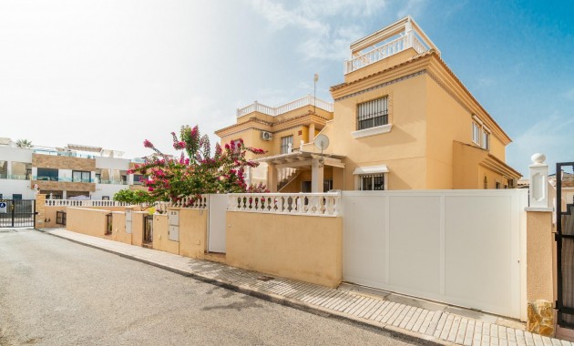 Sale - Ground Floor -
Orihuela Costa - Los Dolses