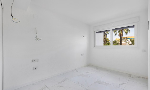 Resale - Wohnung -
Torrevieja - Punta prima