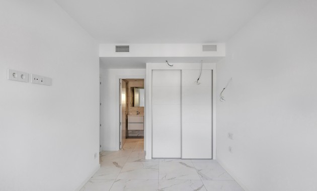 Resale - Wohnung -
Torrevieja - Punta prima