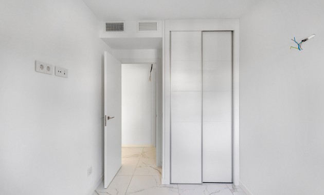 Resale - Wohnung -
Torrevieja - Punta prima