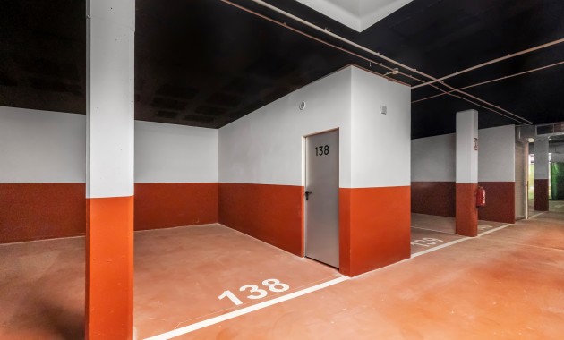 Resale - Wohnung -
Torrevieja - Punta prima