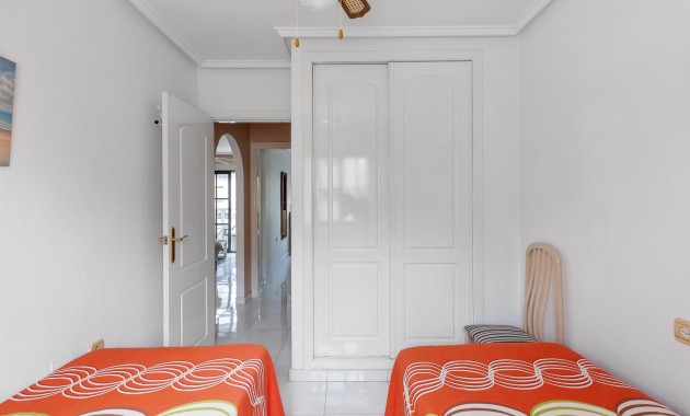 Resale - Wohnung -
Torrevieja - Rocio del mar