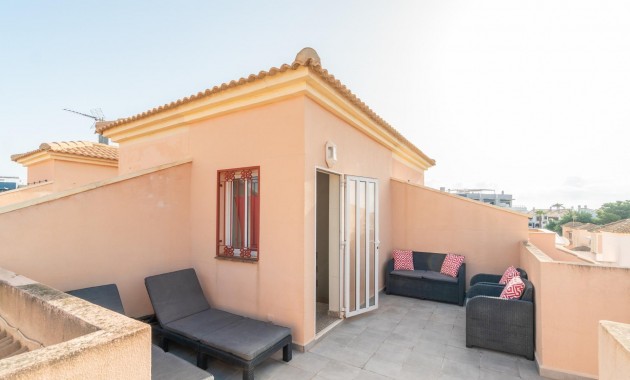 Resale - Terraced house -
Orihuela Costa - La Zenia