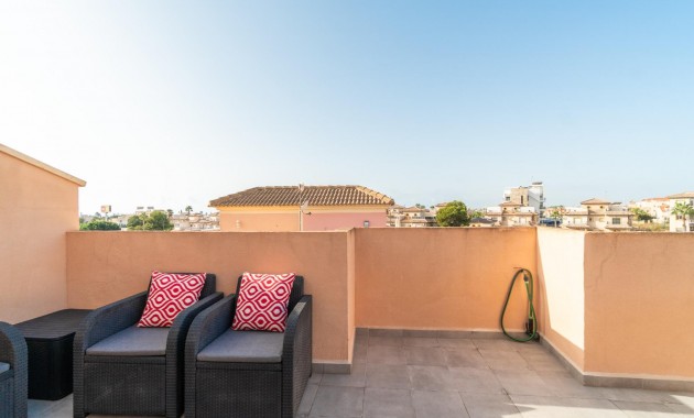 Resale - Terraced house -
Orihuela Costa - La Zenia