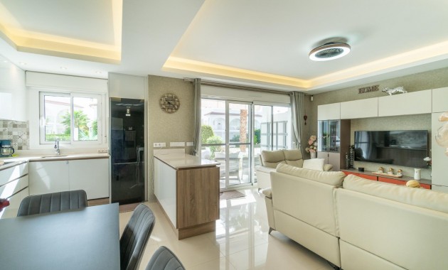 Sale - Ground Floor -
Rojales - Centro de la Ciudad Quesada