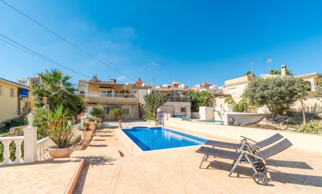 Sale - Villa -
Orihuela Costa - Los Balcones