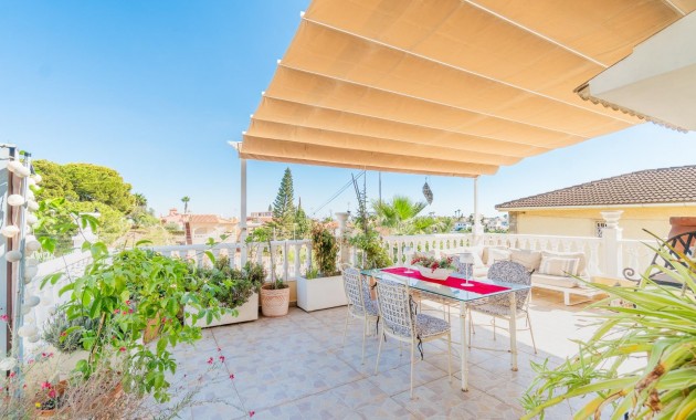 Sale - Villa -
Orihuela Costa - Los Balcones