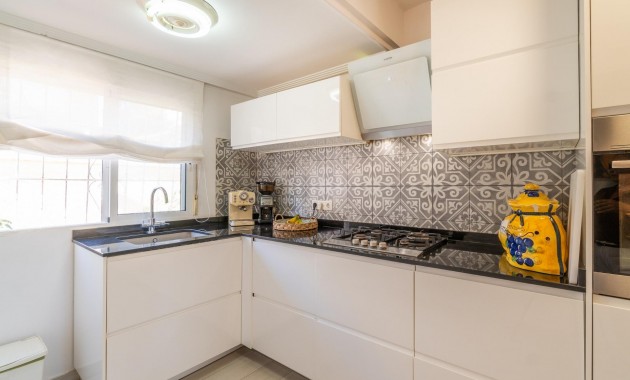 Sale - Villa -
Orihuela Costa - Los Balcones