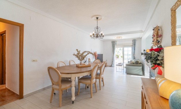 Sale - Villa -
Orihuela Costa - Los Balcones