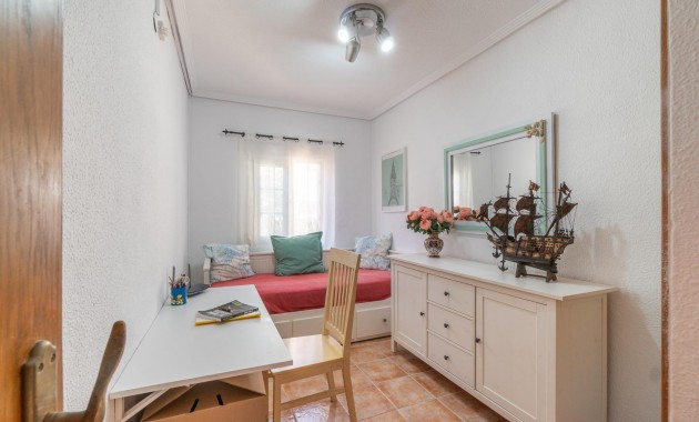 Sale - Villa -
Orihuela Costa - Los Balcones