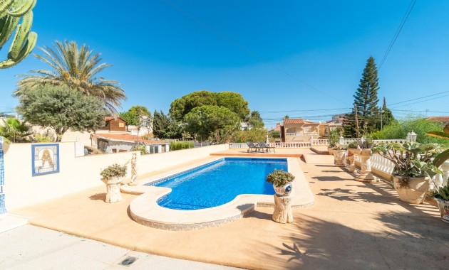 Sale - Villa -
Orihuela Costa - Los Balcones