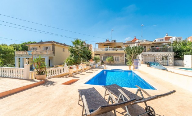 Sale - Villa -
Orihuela Costa - Los Balcones