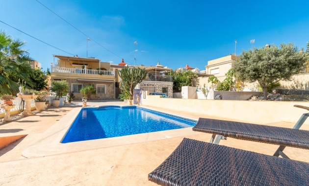 Sale - Villa -
Orihuela Costa - Los Balcones