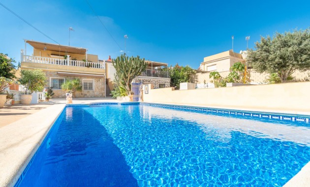 Sale - Villa -
Orihuela Costa - Los Balcones