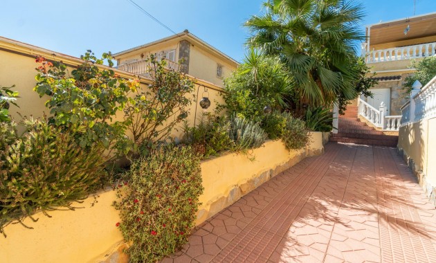 Sale - Villa -
Orihuela Costa - Los Balcones