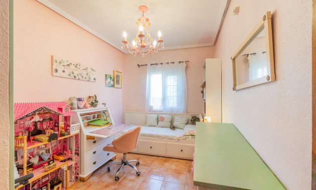 Resale - Villa -
Orihuela Costa - Los Balcones