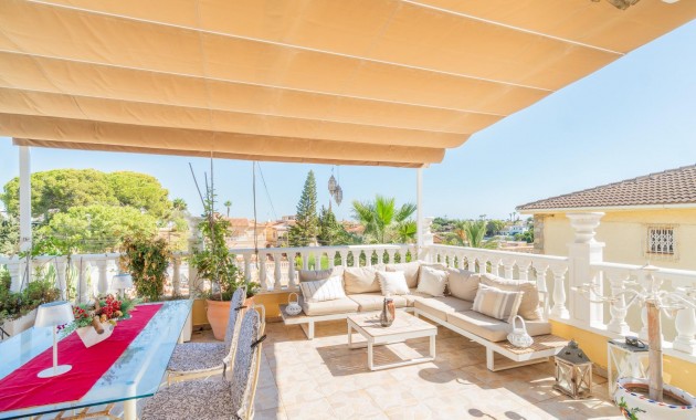 Resale - Villa -
Orihuela Costa - Los Balcones