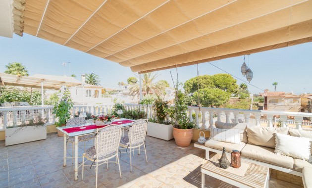 Resale - Villa -
Orihuela Costa - Los Balcones