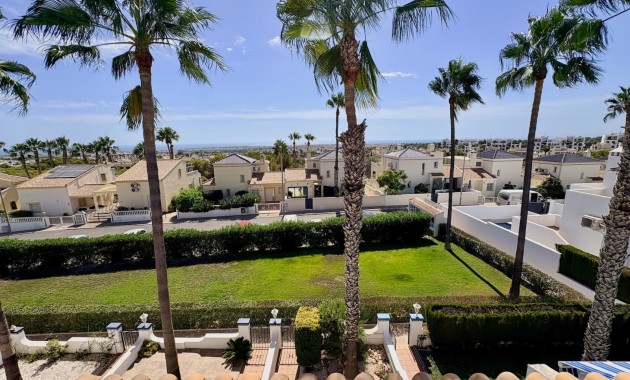 Resale - Adosado -
Orihuela - Villamartin