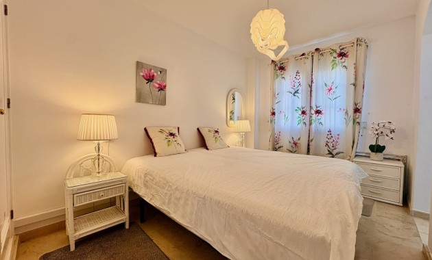 Resale - Adosado -
Orihuela - Villamartin