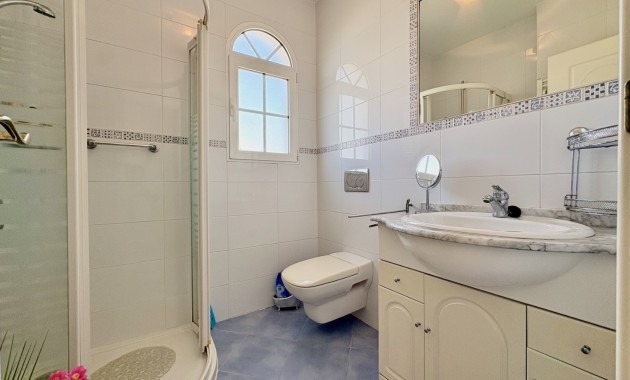 Resale - Adosado -
Orihuela - Villamartin