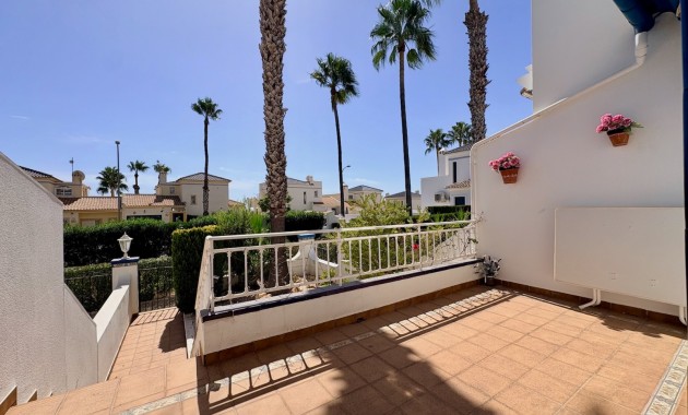 Resale - Adosado -
Orihuela - Villamartin