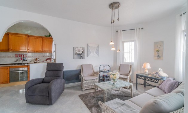Sale - Villa -
Orihuela Costa - La Florida