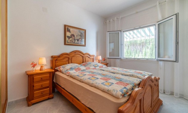 Sale - Villa -
Orihuela Costa - La Florida