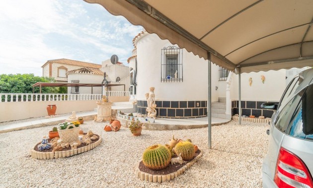 Sale - Villa -
Orihuela Costa - La Florida
