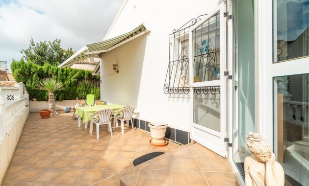 Resale - Villa -
Orihuela Costa - La Florida