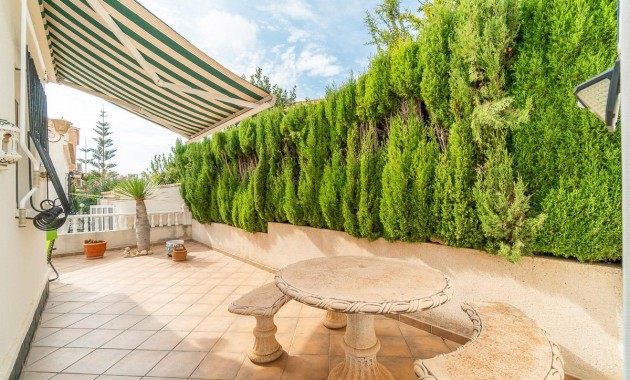 Resale - Villa -
Orihuela Costa - La Florida