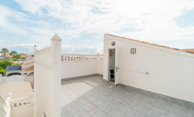 Resale - Villa -
Orihuela Costa - La Florida
