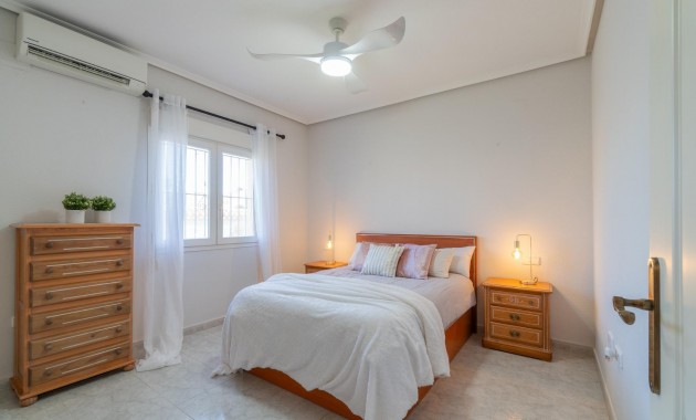Venta - Villa -
Orihuela Costa - Playa Flamenca
