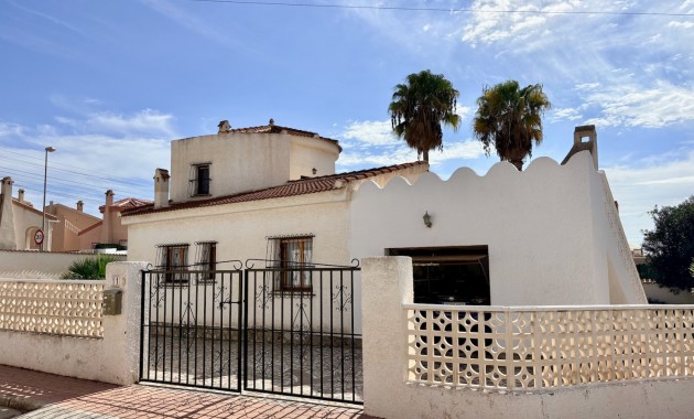 Resale - Villa -
Rojales - Ciudad Quesada