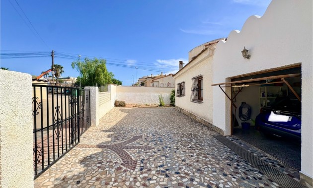 Resale - Villa -
Rojales - Ciudad Quesada