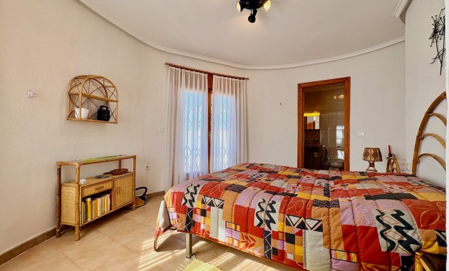 Resale - Villa -
Rojales - Ciudad Quesada