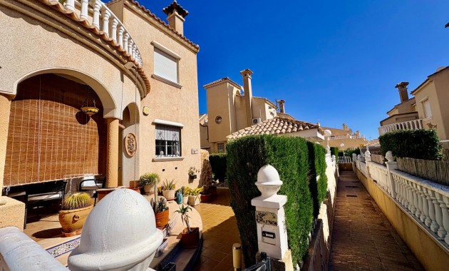 Resale - Adosado -
Orihuela Costa - Playa Flamenca