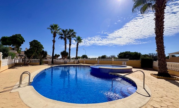 Resale - Adosado -
Orihuela Costa - Playa Flamenca